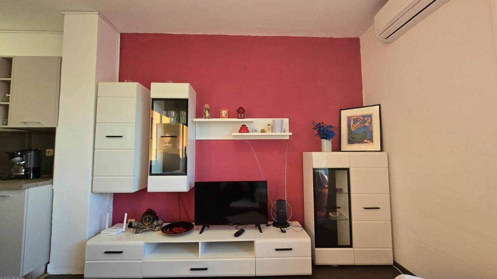 Studio Apartment Ljubica For 2 Persons 150M From The Beach Пореч Экстерьер фото