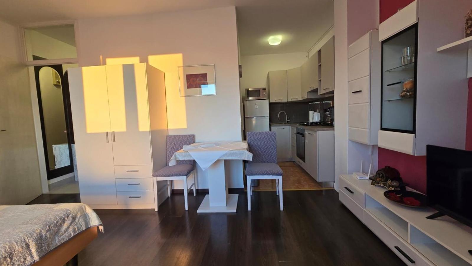 Studio Apartment Ljubica For 2 Persons 150M From The Beach Пореч Экстерьер фото